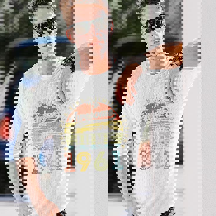 オンバック 65 限定版 1961年6月65日 誕生日 長袖Tシャツ 彼への贈り物