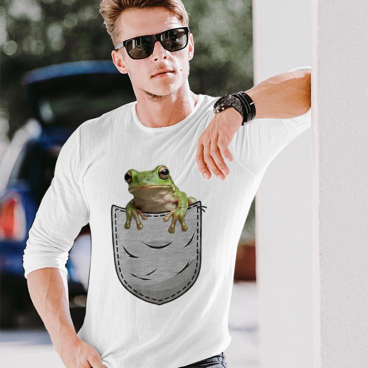 カエルの胸ポケット。 長袖Tシャツ 彼への贈り物