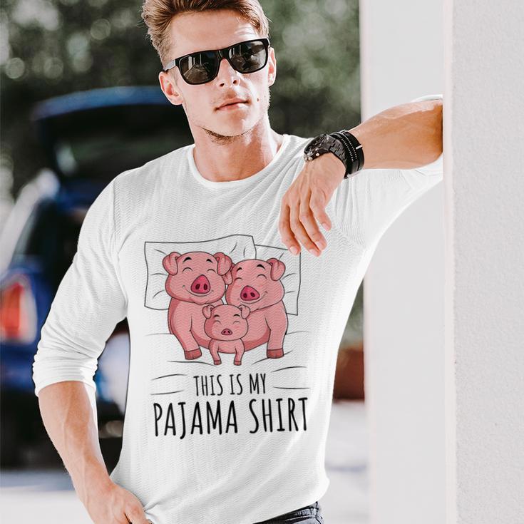 眠っている豚が大好きな豚のパジャマ。 長袖Tシャツ 彼への贈り物