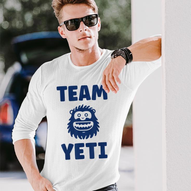 野獣のイエティ 忌まわしい雪だるまのユーモア 私はイエティが大好き Team Yeti 長袖Tシャツ 彼への贈り物