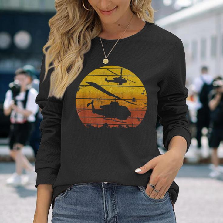 Ah-1Ziper Attack ヘリコプター イラク砂漠 サンライズ ビンテージ 長袖Tシャツ 彼女への贈り物