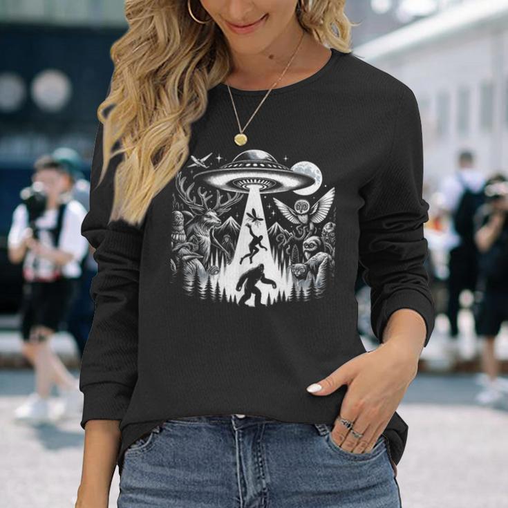 Cryptid Monsters ビッグフット Mothman Dogman Moon Cryptozoology 長袖Tシャツ 彼女への贈り物