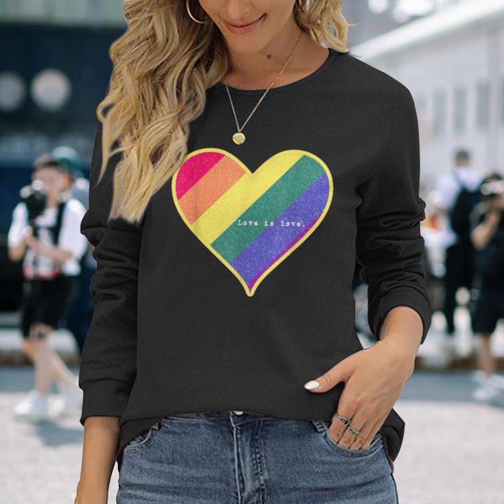 Love Is Love レインボーハート 長袖Tシャツ 彼女への贈り物