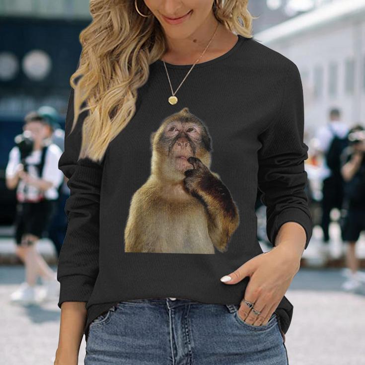 Thinking Monkey Meme 長袖Tシャツ 彼女への贈り物