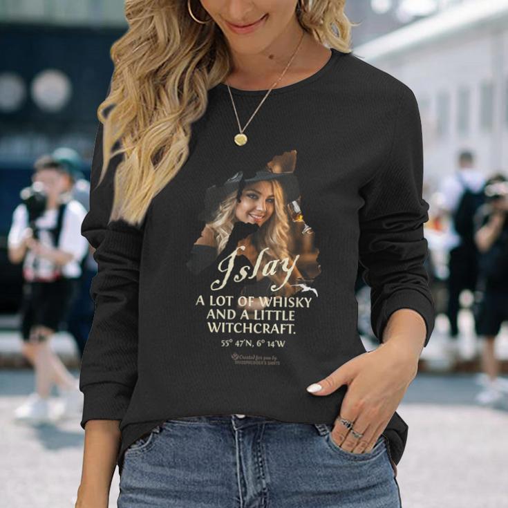 Whisky Islay アウトライン A Little Witchcraft A Lot Of Whisky 長袖Tシャツ 彼女への贈り物