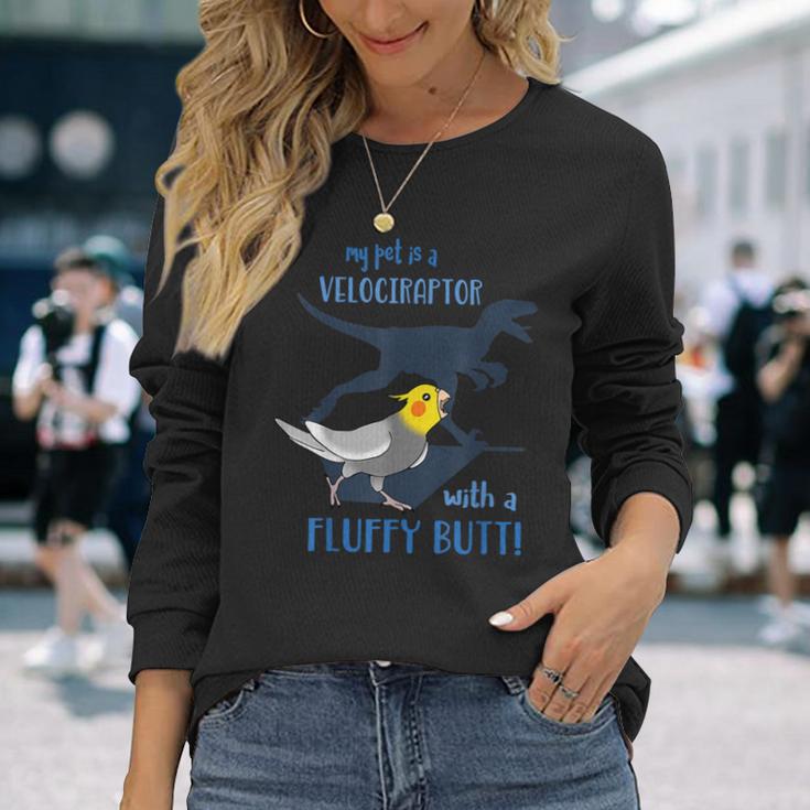 わたしのペットはふわふわお尻オカメインコの鳥を持ったベロキラプトル 長袖Tシャツ 彼女への贈り物