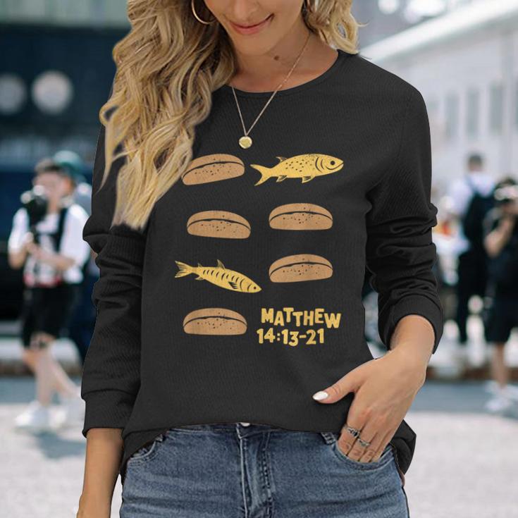 イエス・フィード 5000 5 一斤のパン 2 魚 聖書 物語 長袖Tシャツ 彼女への贈り物