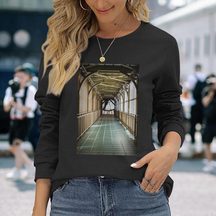 オルセー美術館からの聖心への道 長袖Tシャツ 彼女への贈り物