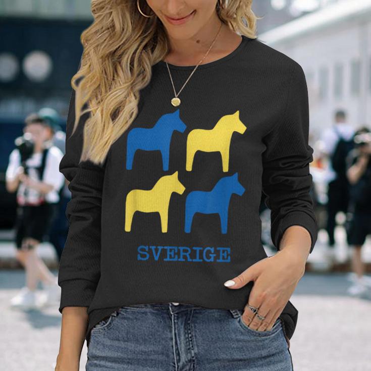 スウェーデンダラ馬スウェーデン国旗 長袖Tシャツ 彼女への贈り物