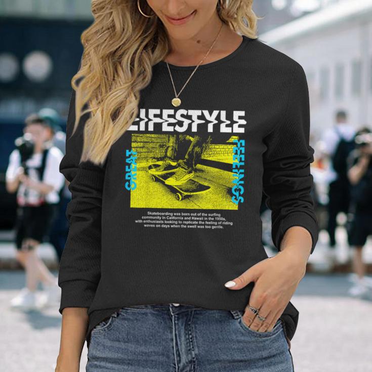 スケートボードライフスタイル エッジの効いた美しいストリートウェア 長袖Tシャツ 彼女への贈り物