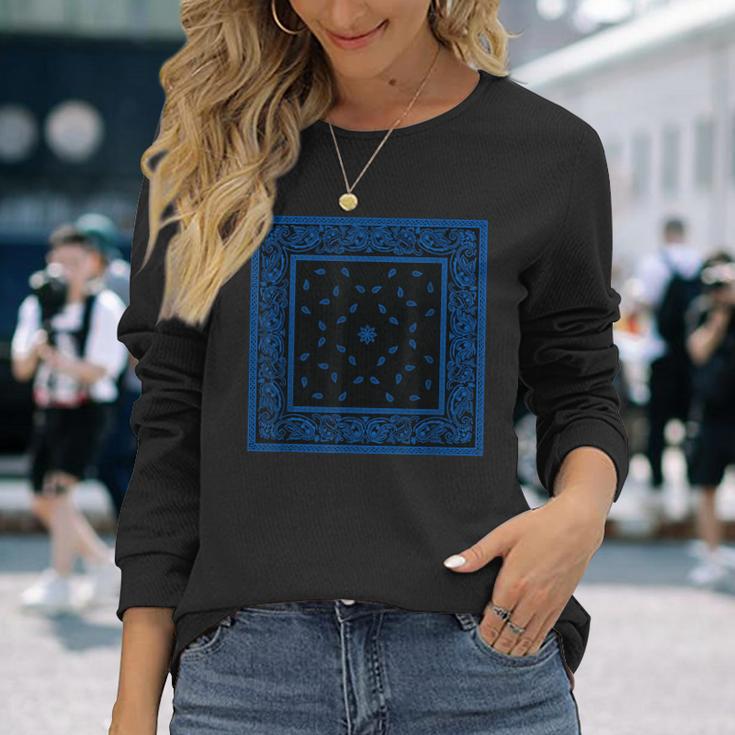 メンズ ブラックブルーバンダナプリントtシャツ ロイヤルブルーペイズリー柄 長袖Tシャツ 彼女への贈り物