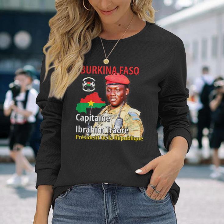ブルキナファソ キャプテンイブラヒム・トラオレ 大統領 長袖Tシャツ 彼女への贈り物