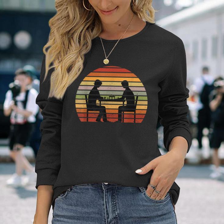レトロ チェスプレイヤー ビンテージ チェスボード チェス グランドマスター 長袖Tシャツ 彼女への贈り物