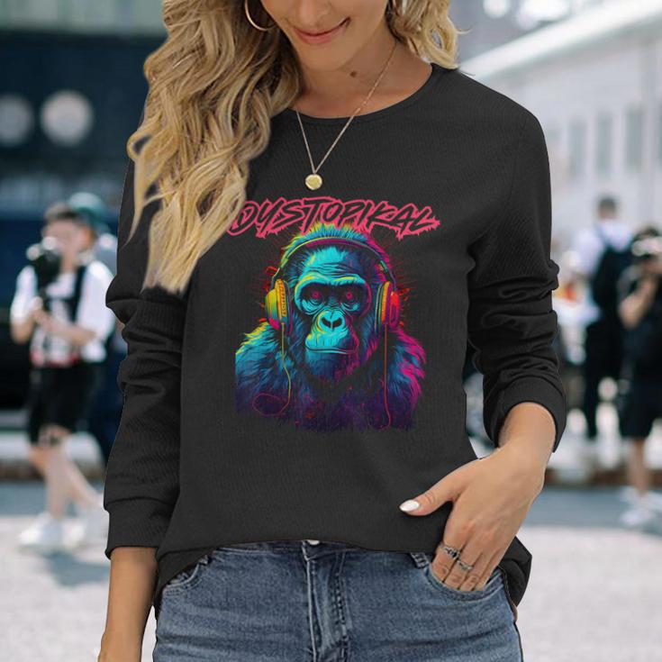レトロなシンセウェーブパンクゴリラデザイン。 長袖Tシャツ 彼女への贈り物