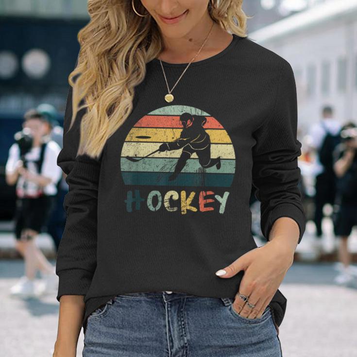 古典的なレトロなヴィンテージスタイルのアイスホッケーのtシャツストリートホッケー 長袖Tシャツ 彼女への贈り物