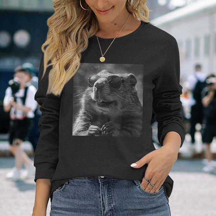 生意気に笑うマーモット、面白い動物、面白いマーモット 長袖Tシャツ 彼女への贈り物