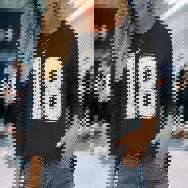 番号18シャツ、番号付き ヴィンテージ 18歳の誕生日 長袖Tシャツ 彼女への贈り物