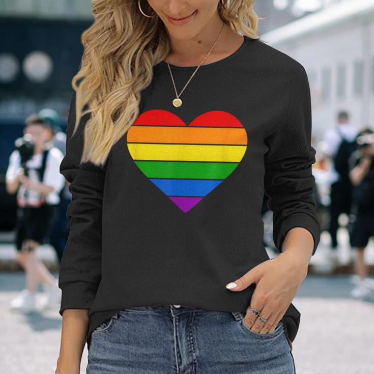 虹 ハート Lgtbq 虹色 虹色の旗 カラフル 長袖Tシャツ 彼女への贈り物
