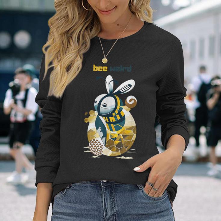蜂の奇妙な 長袖Tシャツ 彼女への贈り物