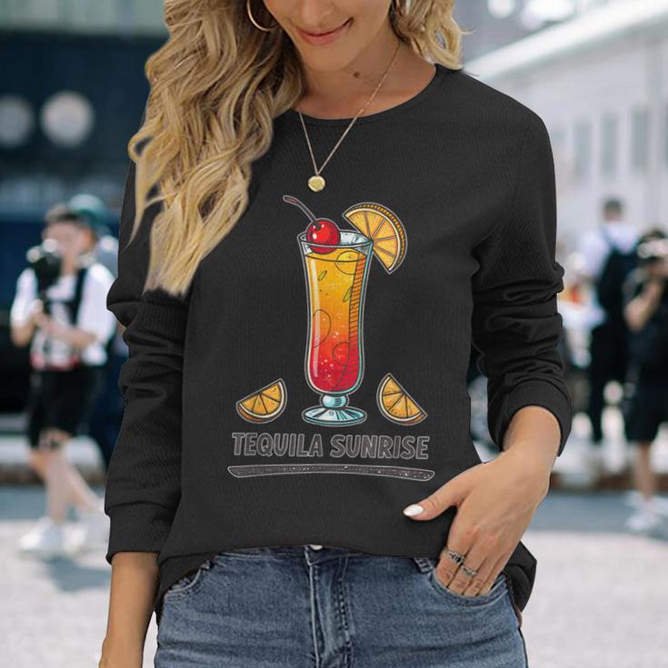 鮮やかなテキーラの日の出ドリンクイラスト 長袖Tシャツ 彼女への贈り物