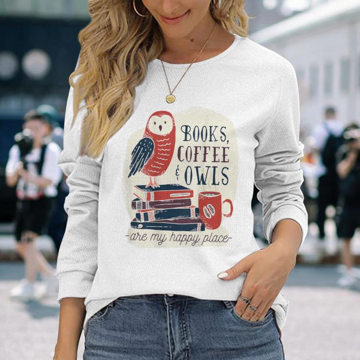 バックプリントの本、コーヒー、フクロウのおかしな幸せ 長袖Tシャツ 彼女への贈り物