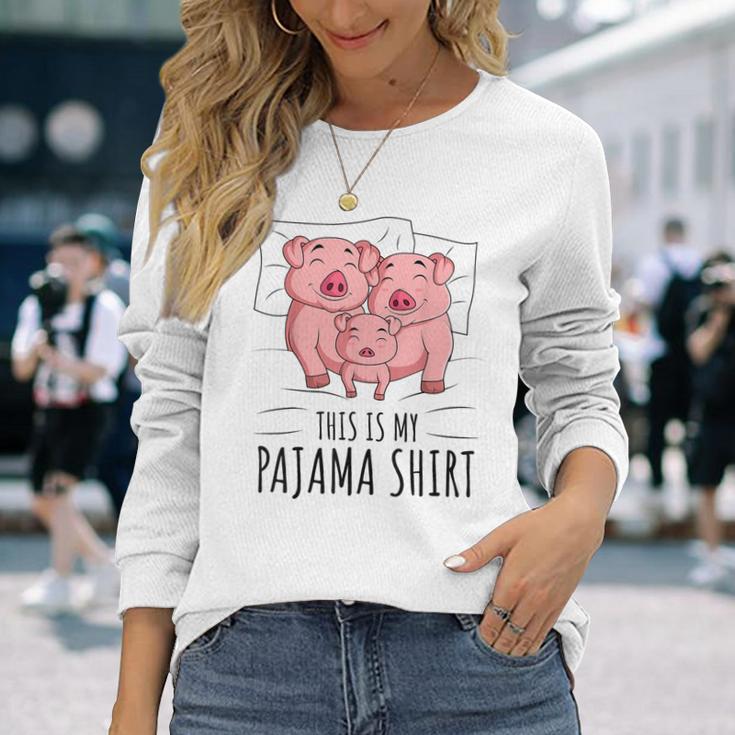 眠っている豚が大好きな豚のパジャマ。 長袖Tシャツ 彼女への贈り物