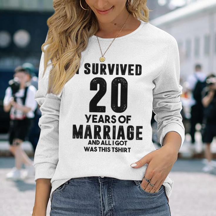 結婚20周年記念 カップル 妻 夫 裏面 長袖Tシャツ 彼女への贈り物