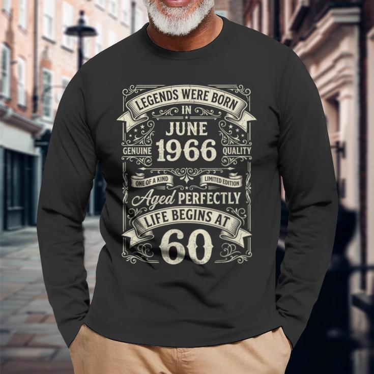1966年6月生まれのヴィンテージ60歳の誕生日レジェンド。 長袖Tシャツ 高齢者への贈り物