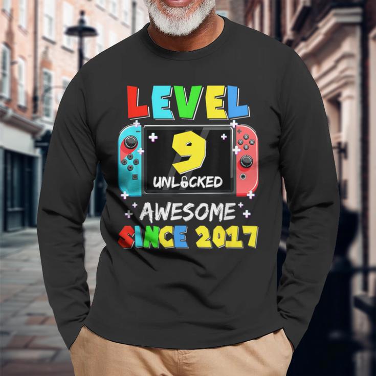 2017年以降、レベル9のロック解除済みゲーム9歳の誕生日。 長袖Tシャツ 高齢者への贈り物