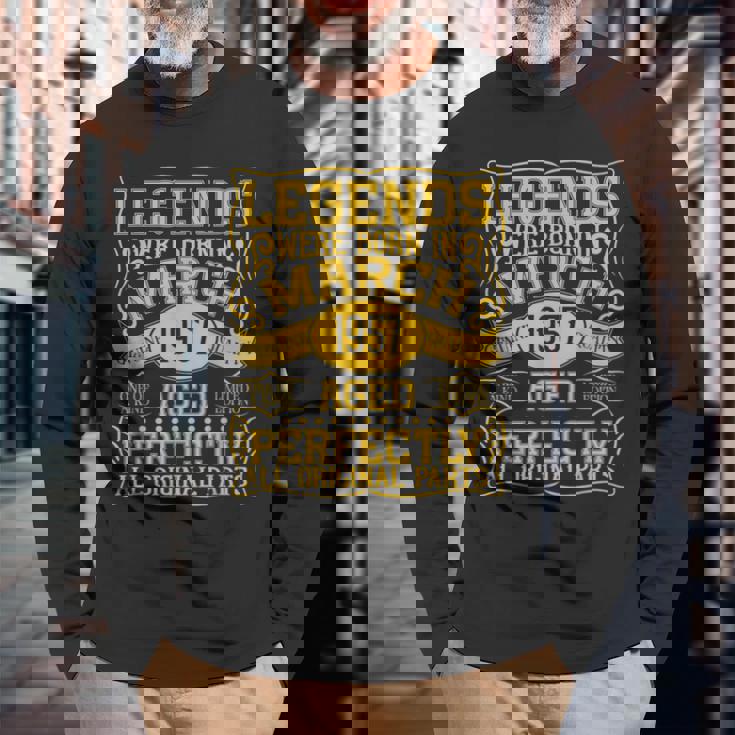 69歳の誕生日伝説は1957年3月に誕生しました。 長袖Tシャツ 高齢者への贈り物