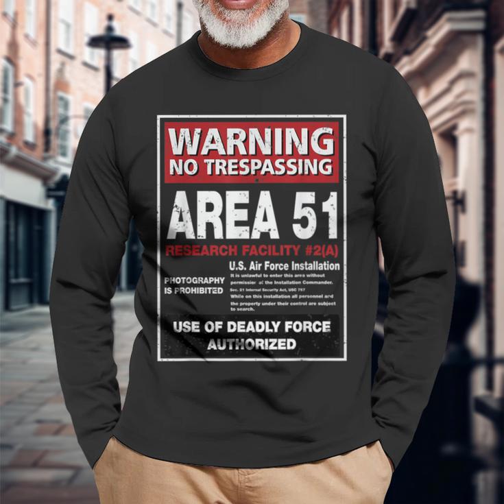 Alien Area 51 警告サイン ラスベガス Nv 長袖Tシャツ 高齢者への贈り物