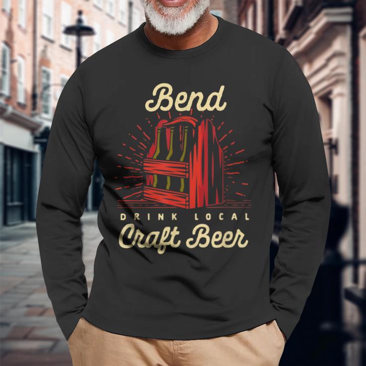 Bend Drink Local Craft ビールオレゴン醸造業者またはクラフト醸造所 長袖Tシャツ 高齢者への贈り物