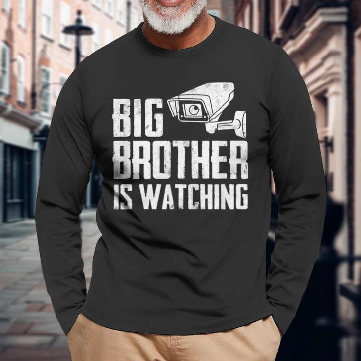 Big Brother Is Watching Government Massurveillance Cctv 長袖Tシャツ 高齢者への贈り物