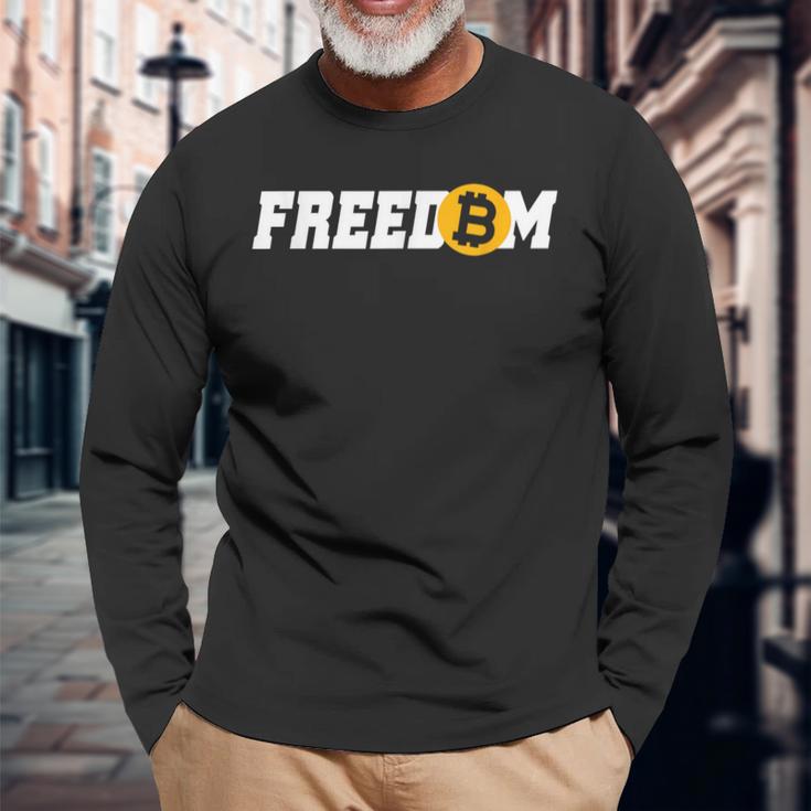 Bitcoin Freedom 暗号通貨 Btc 自由 ミリオネア ビットコインでお金持ち 長袖Tシャツ 高齢者への贈り物