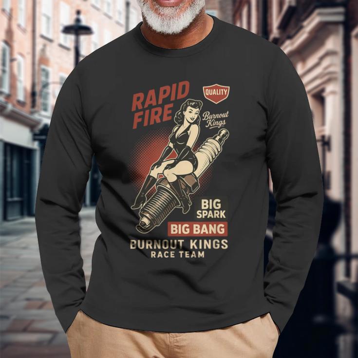 Burnout Kings レトロレーシングスパークプラグガールピンナップ ヴィンテージデザイン 長袖Tシャツ 高齢者への贈り物