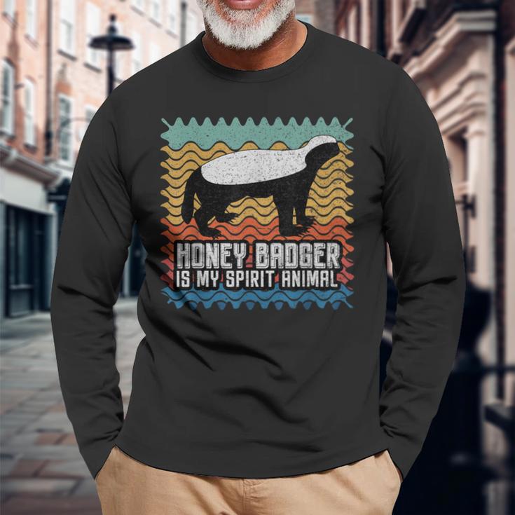 Honey Badger Is Mypirit Animal 長袖Tシャツ 高齢者への贈り物