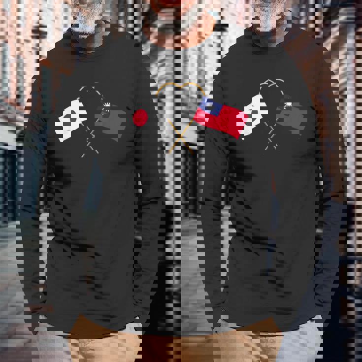 Japanese Flag Taiwanese Flag 台湾の遺産 台湾のルーツ 日本の国旗 台湾の国旗 長袖Tシャツ 高齢者への贈り物