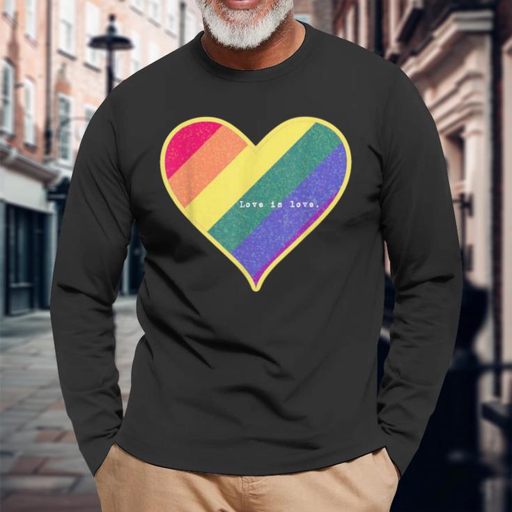 Love Is Love レインボーハート 長袖Tシャツ 高齢者への贈り物