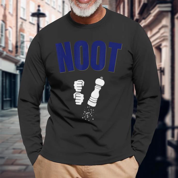 Noot Nootbaar Pepper Grinderヌート たっちゃん ヌートバー ペッパーミル 長袖Tシャツ 高齢者への贈り物