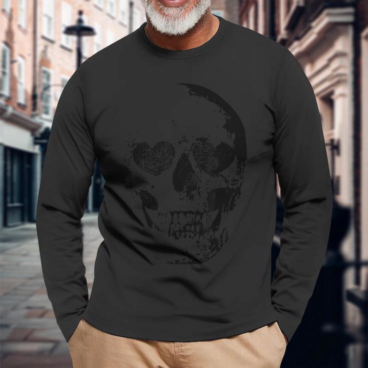 Skull With Hearthaped Eyes 長袖Tシャツ 高齢者への贈り物