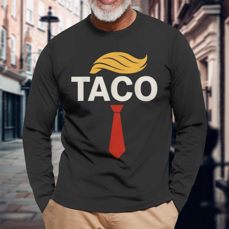 TACO トランプズ・オールウェイズ・チキン・アウト・タコス 長袖Tシャツ 高齢者への贈り物