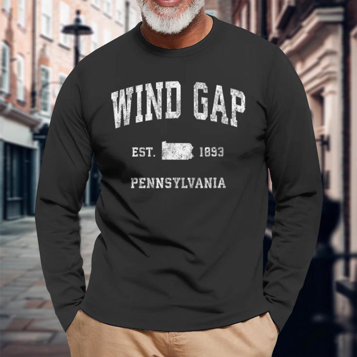 Wind Gap ペンシルバニア Pa ビンテージ アスレチック スポーツデザイン 長袖Tシャツ 高齢者への贈り物