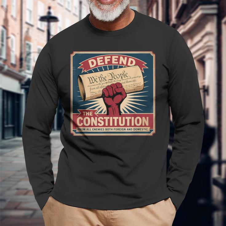 すべての敵から憲法を守る 愛国的な自由 長袖Tシャツ 高齢者への贈り物