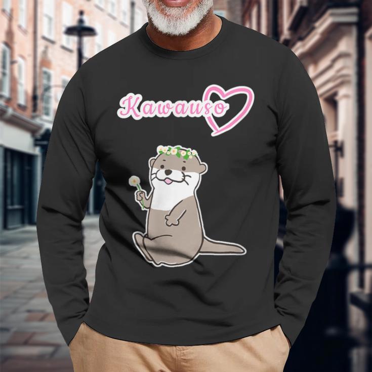 ゆるカワウソさん まるくん『おはなの かんむり』コツメカワウソ かわいい イラスト 長袖Tシャツ 高齢者への贈り物