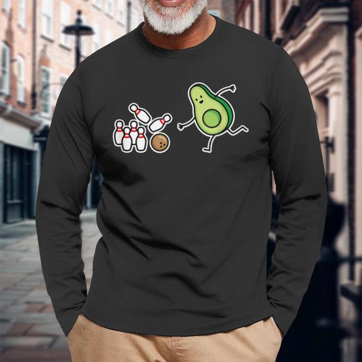 アボカドピットケトビーガンでボウリングをする楽しいアボカド。 長袖Tシャツ 高齢者への贈り物