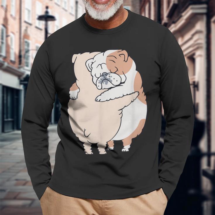 イングリッシュブルドッグハグ 長袖Tシャツ 高齢者への贈り物