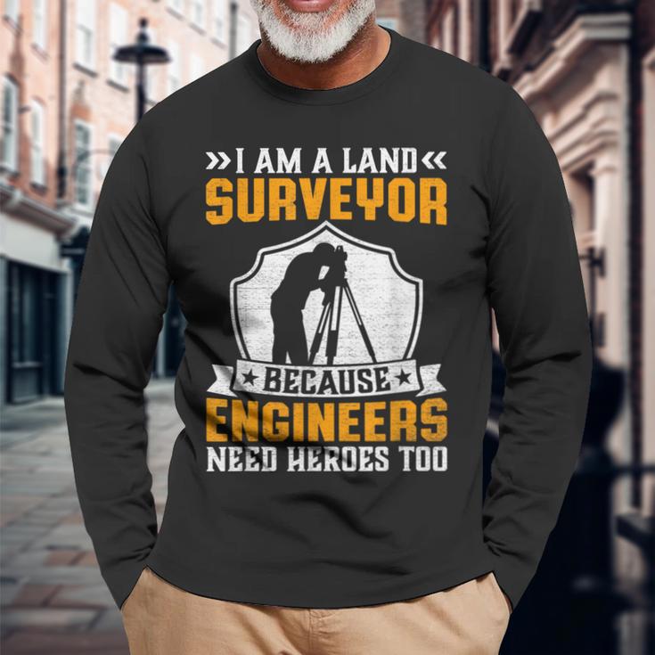 エンジニアにもヒーローが必要だからサーベイヤーになった 長袖Tシャツ 高齢者への贈り物