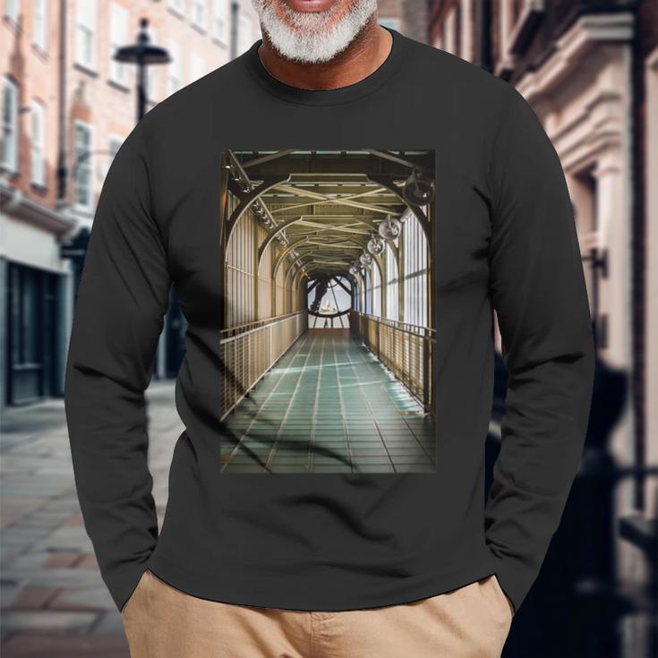 オルセー美術館からの聖心への道 長袖Tシャツ 高齢者への贈り物