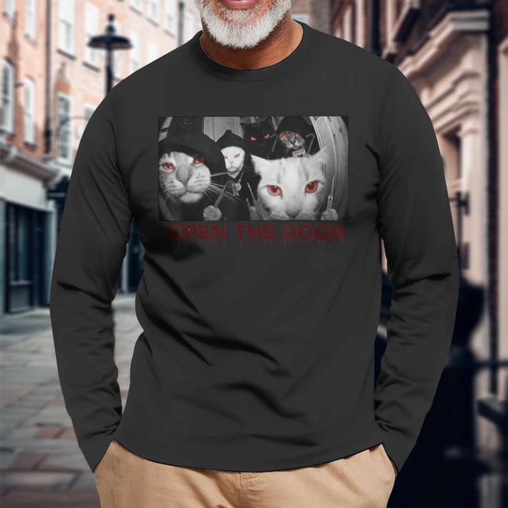オープン・ザ・ドア・キャット・スクワッド・ミーム・ファニー・キャット・子猫・赤い目・ギフト 長袖Tシャツ 高齢者への贈り物