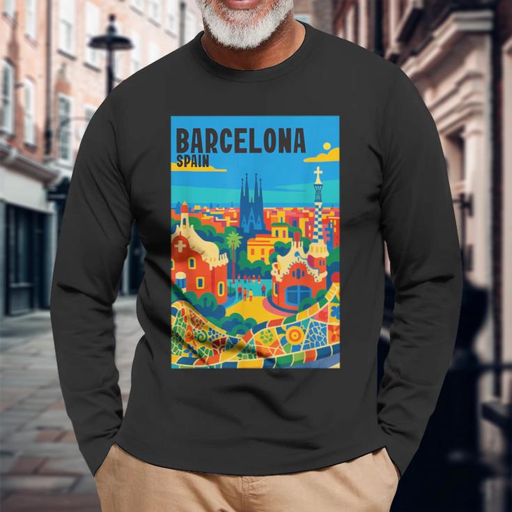 カラフル バルセロナ スペイン ガウディ公園 & サグラダファミリア 旅行 長袖Tシャツ 高齢者への贈り物